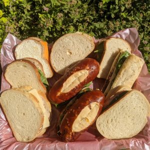 Breakfast & Lunch